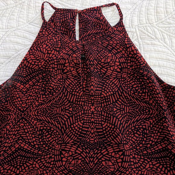 Gorgeous Banana Republic sleeveless swing top - Picture 2 of 6